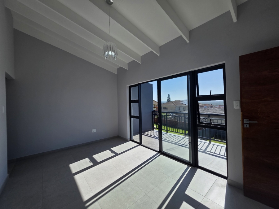3 Bedroom Property for Sale in Wavecrest Eastern Cape